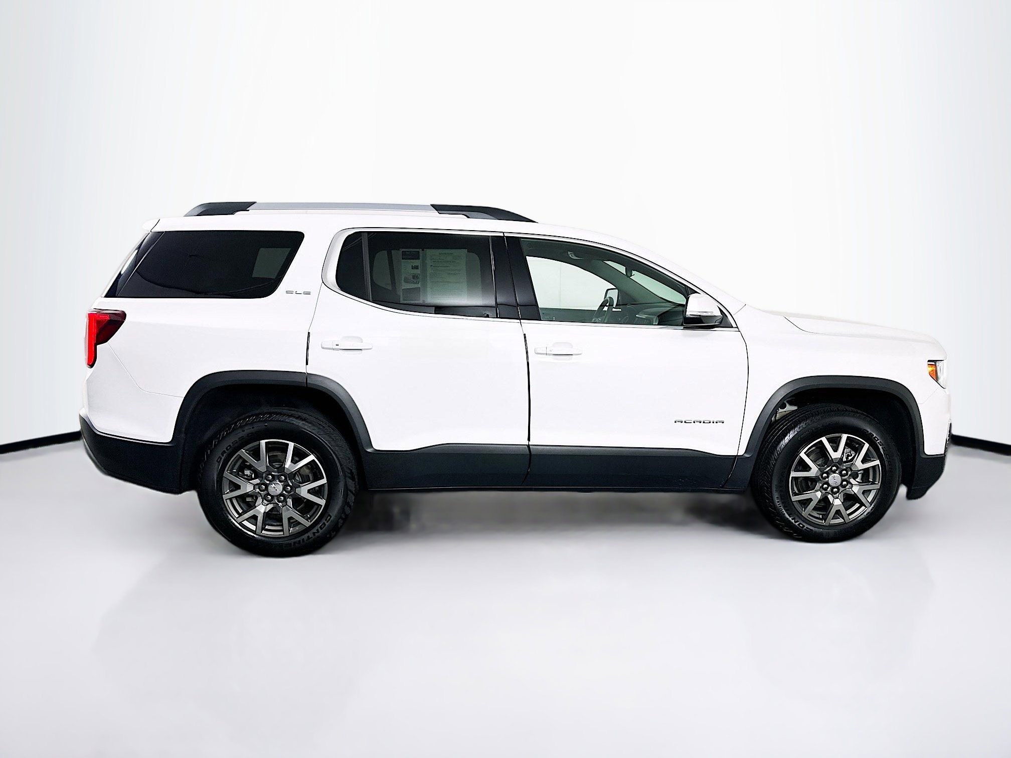 Used 2023 GMC Acadia SLE w/ Driver Convenience Package image 10