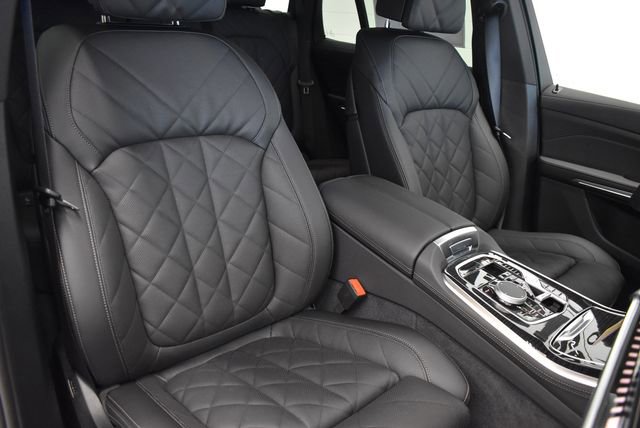 New 2026 BMW X5 M60i w/ Climate Comfort Package image 6