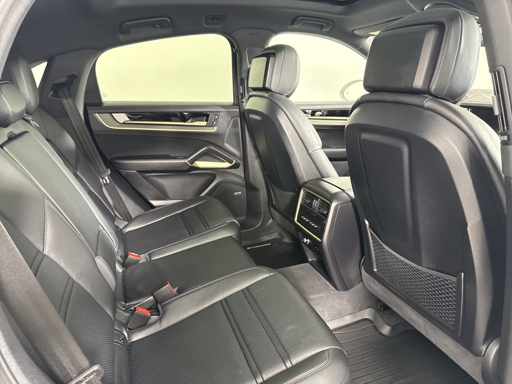 Certified 2024 Porsche Cayenne Coupe w/ Premium Package Plus AWD/4WD image 24