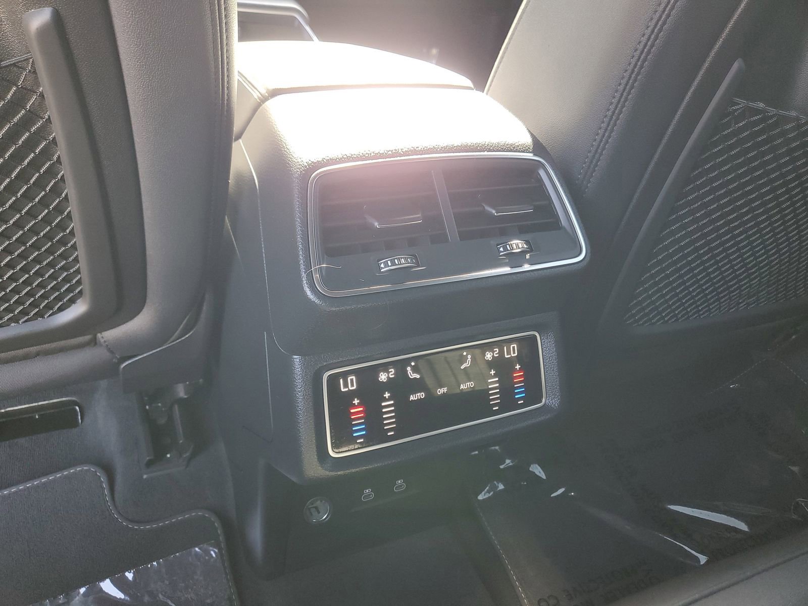 Used 2023 Audi e-tron Premium w/ Convenience Plus Package image 13