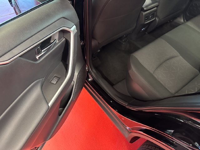 Certified 2025 Toyota RAV4 XLE AWD/4WD image 12