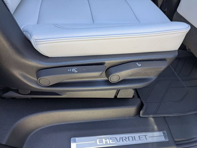 New 2026 Chevrolet Suburban Premier w/ Sun And Tow Package AWD/4WD image 38