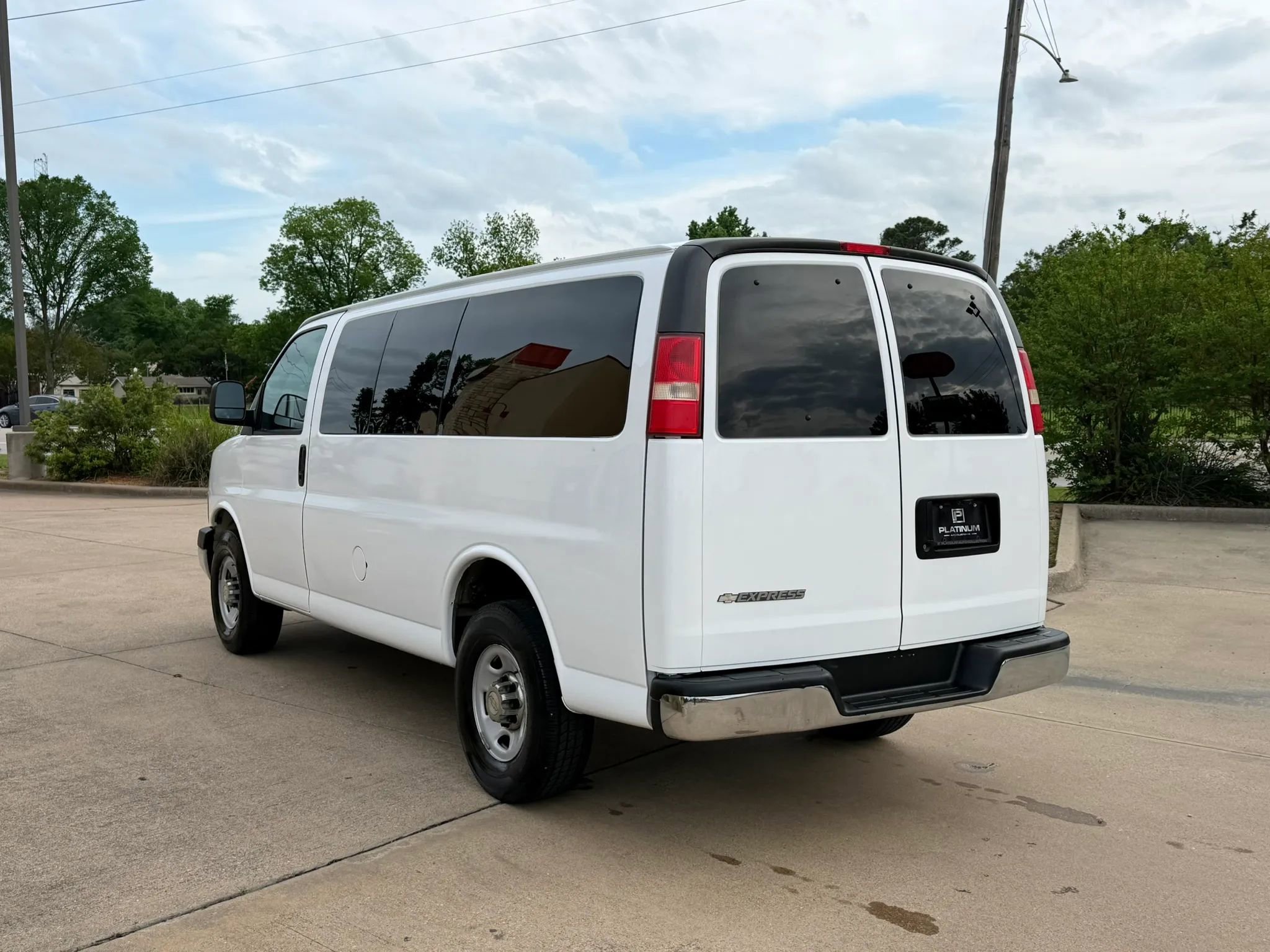 Used 2012 Chevrolet Express 3500 LT w/ LT Preferred Equipment Group RWD image 3