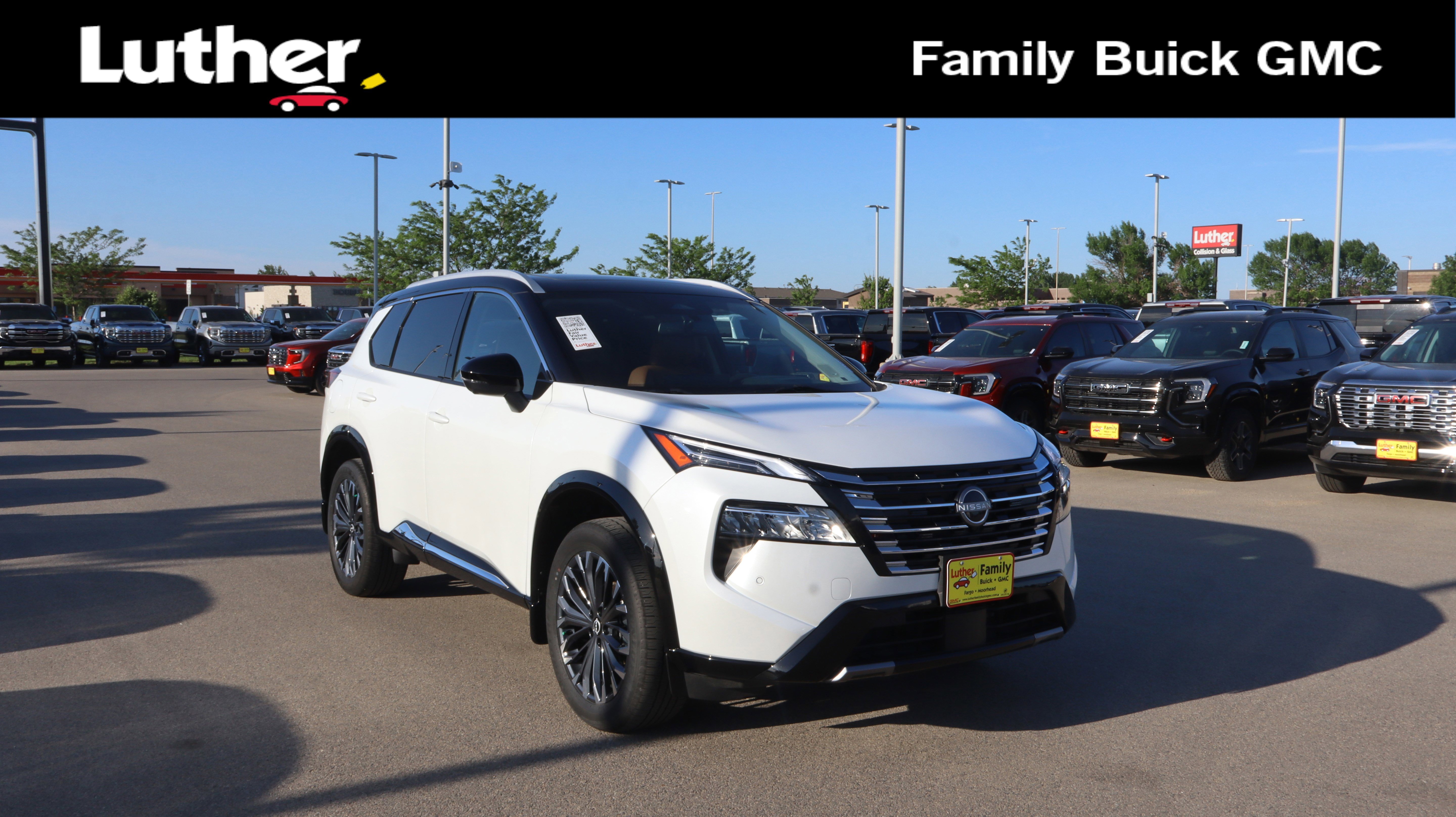 Used 2024 Nissan Rogue Platinum w/ Platinum Premium Package AWD/4WD image 1