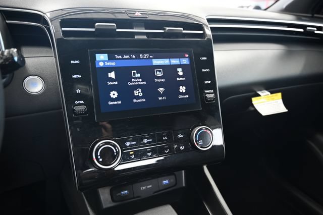 Used 2023 Hyundai Santa Cruz SEL AWD/4WD image 16