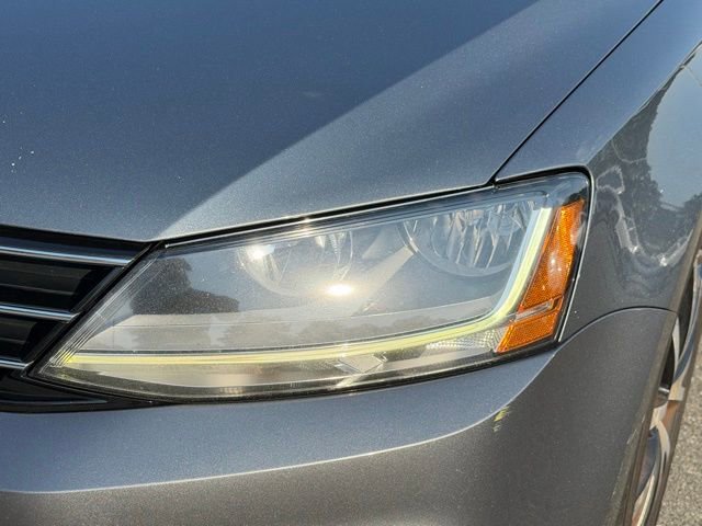 Used 2017 Volkswagen Jetta SE FWD image 9