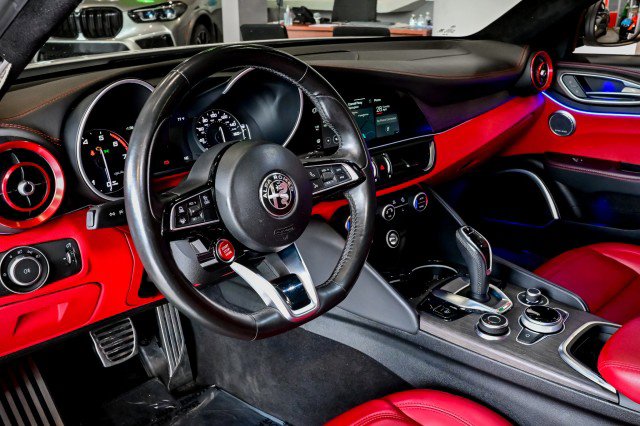 Used 2020 Alfa Romeo Giulia Ti AWD/4WD image 13