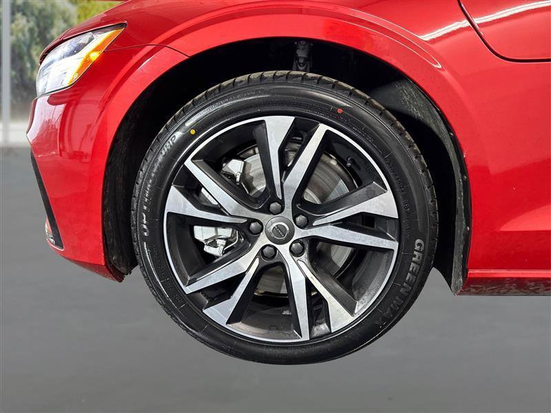 Used 2022 Volvo S60 T8 R-Design Expression image 21