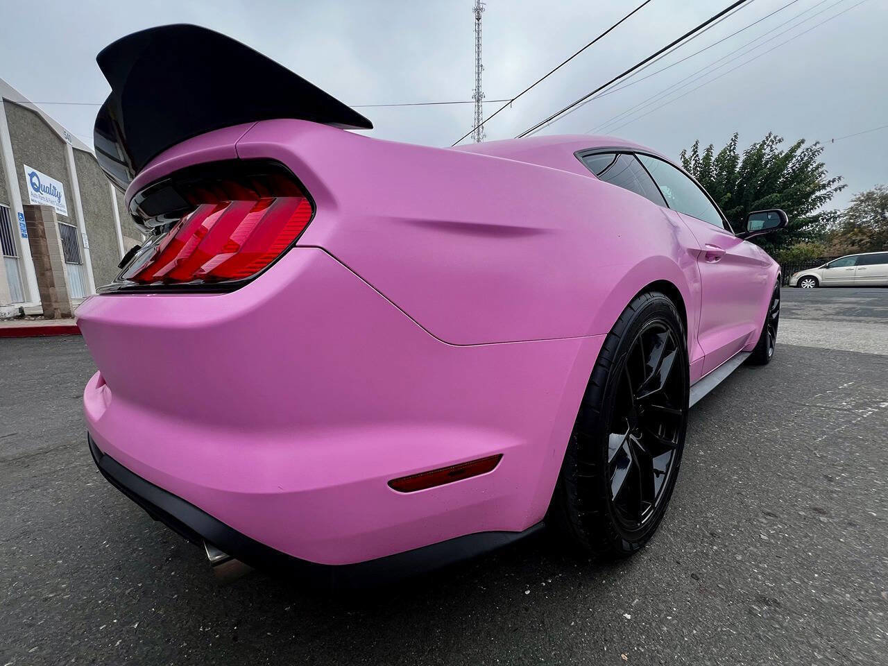 Used 2018 Ford Mustang Coupe image 11