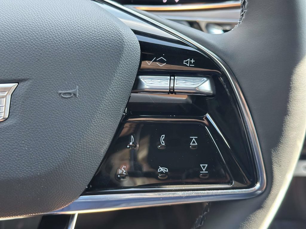 New 2027 Cadillac Lyriq Premium Luxury w/ LPO, Floor Liner Package AWD/4WD image 16