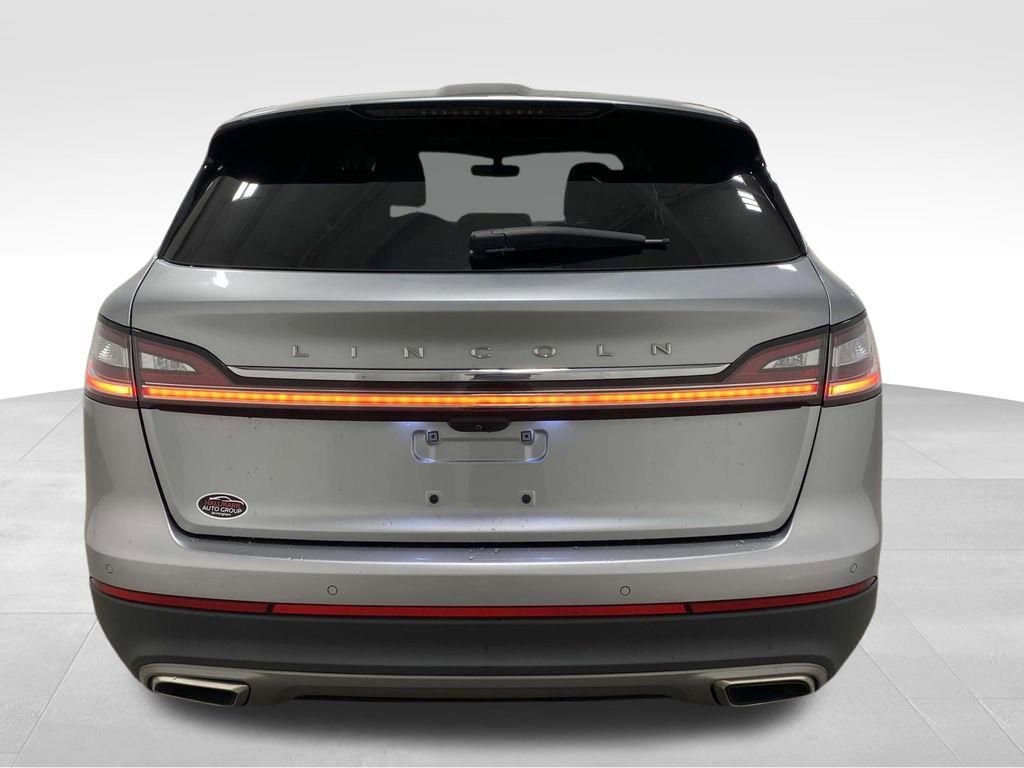 Used 2022 Lincoln Nautilus AWD image 3