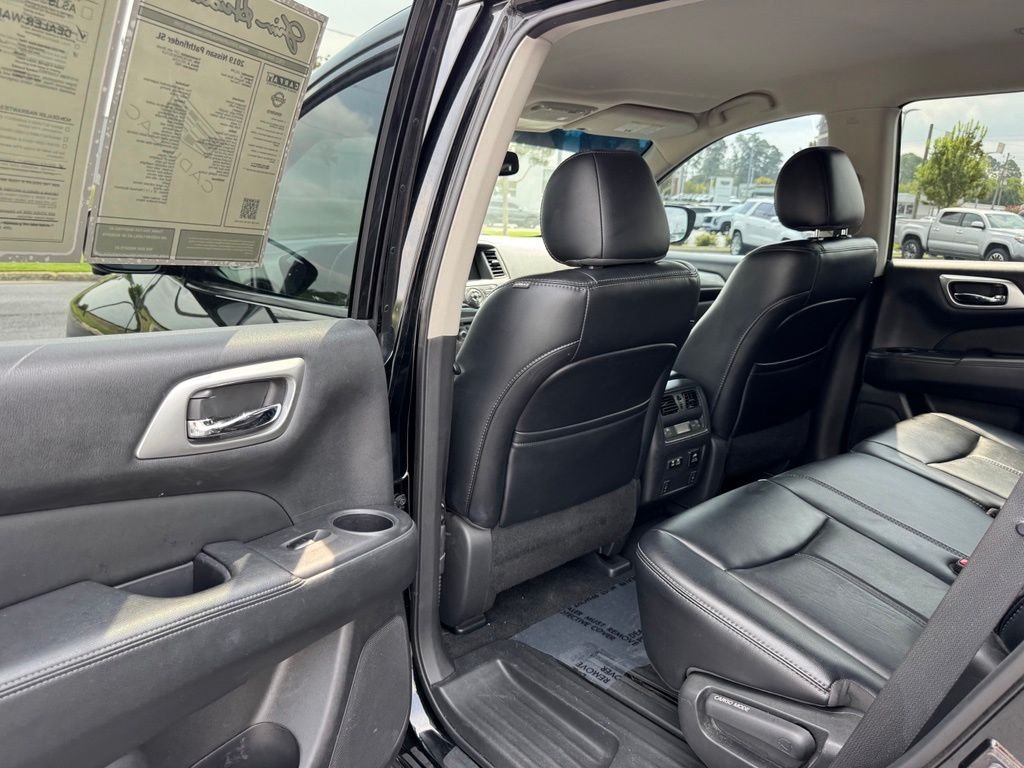 Used 2019 Nissan Pathfinder SL FWD image 38