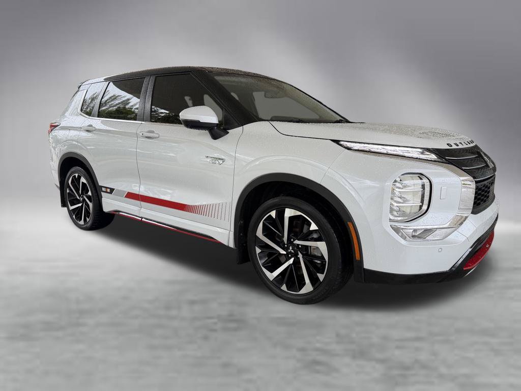 Used 2023 Mitsubishi Outlander 4WD Plug-In Hybrid image 2