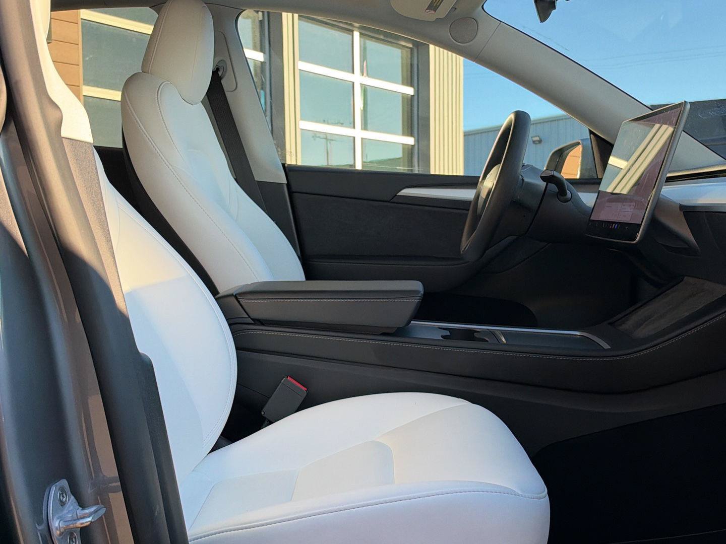 Used 2024 Tesla Model Y Long Range AWD/4WD image 24
