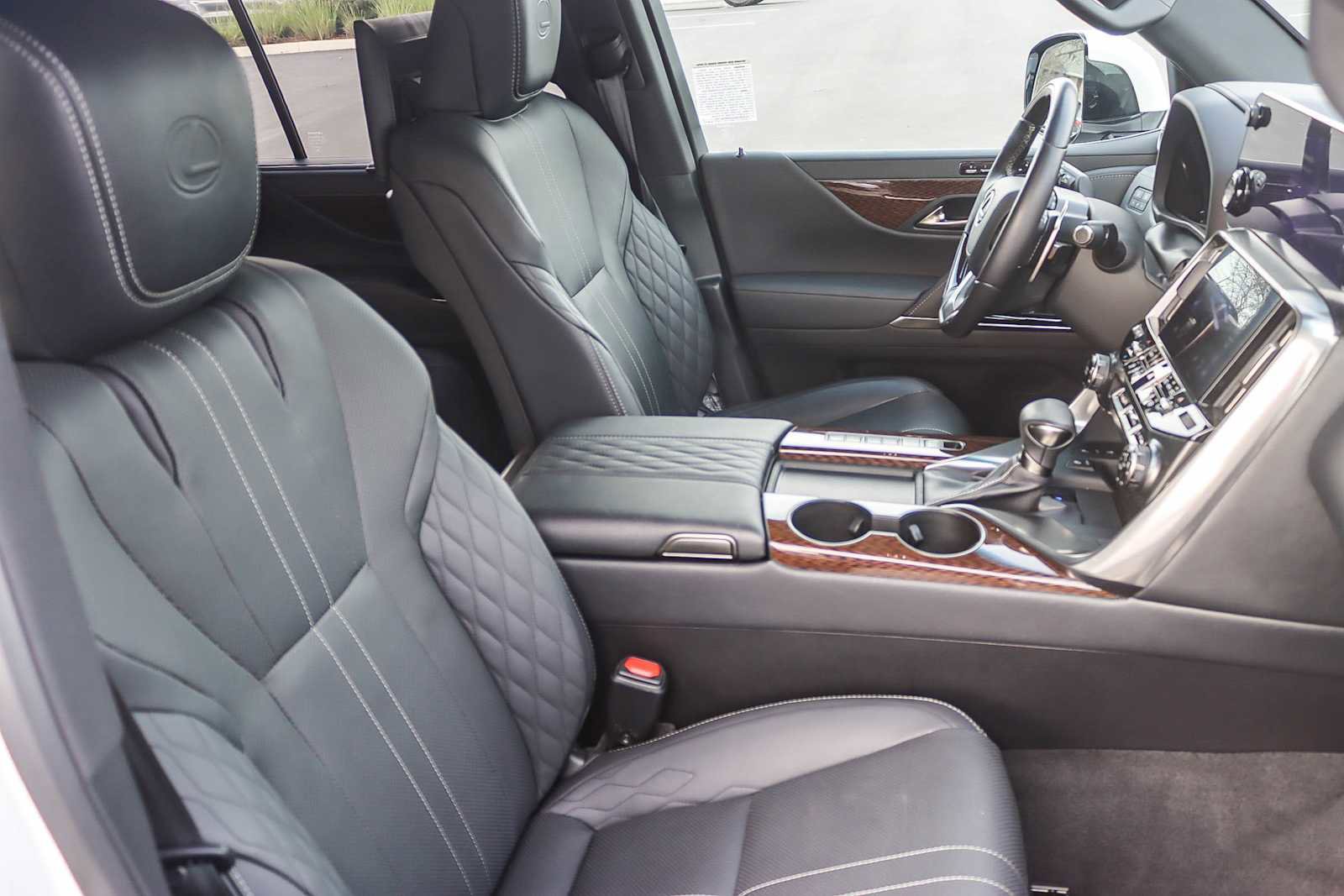 Used 2023 Lexus LX 600 4WD w/ Ultra Luxury Package image 15