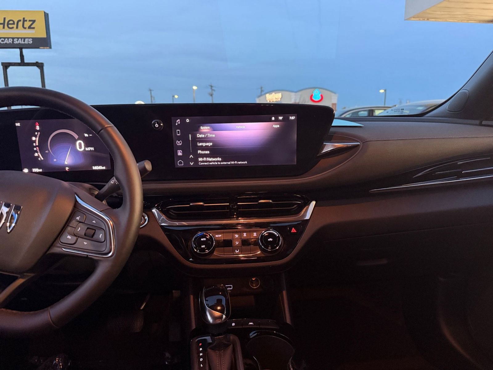 Used 2025 Buick Envista Sport Touring image 17