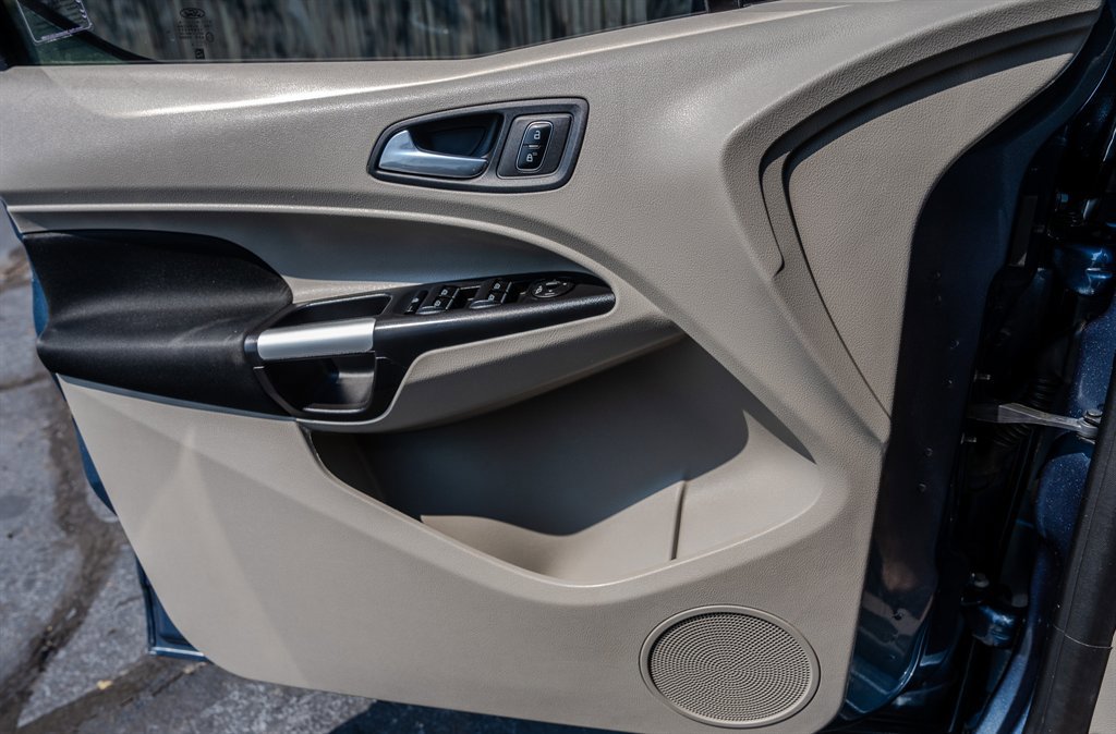 Used 2019 Ford Transit Connect XLT image 25