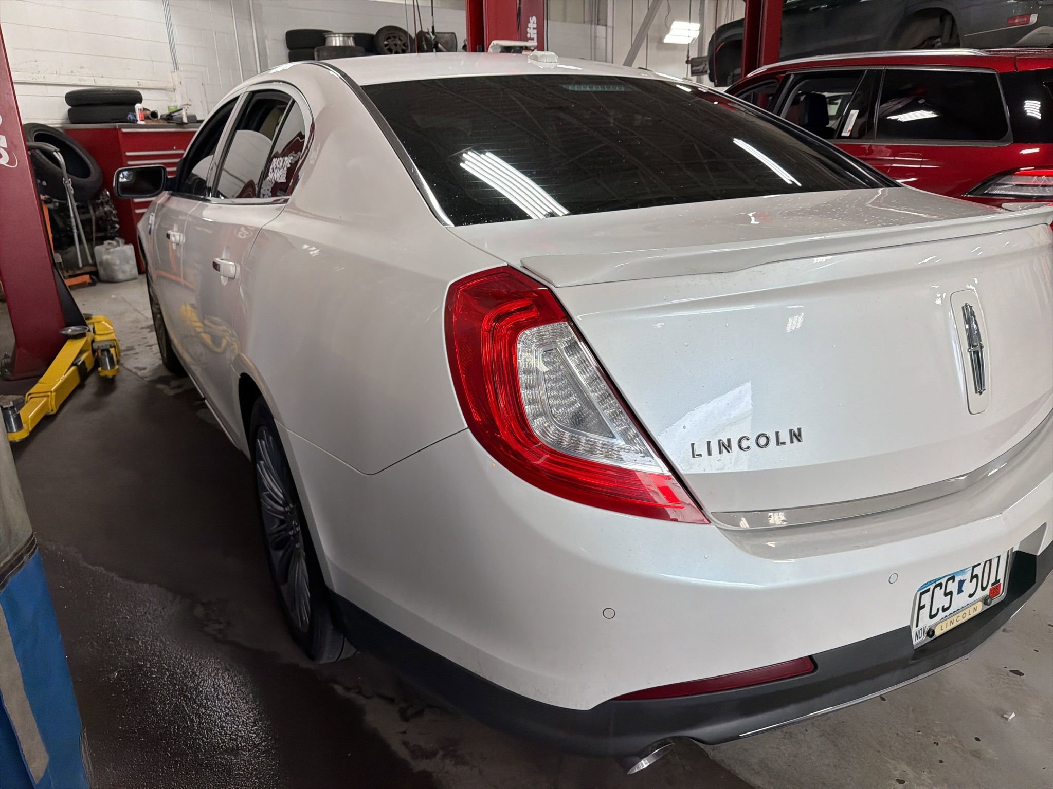 Used 2013 Lincoln MKS image 10