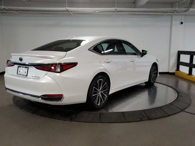 Used 2025 Lexus ES 300h w/ Premium Package FWD image 10