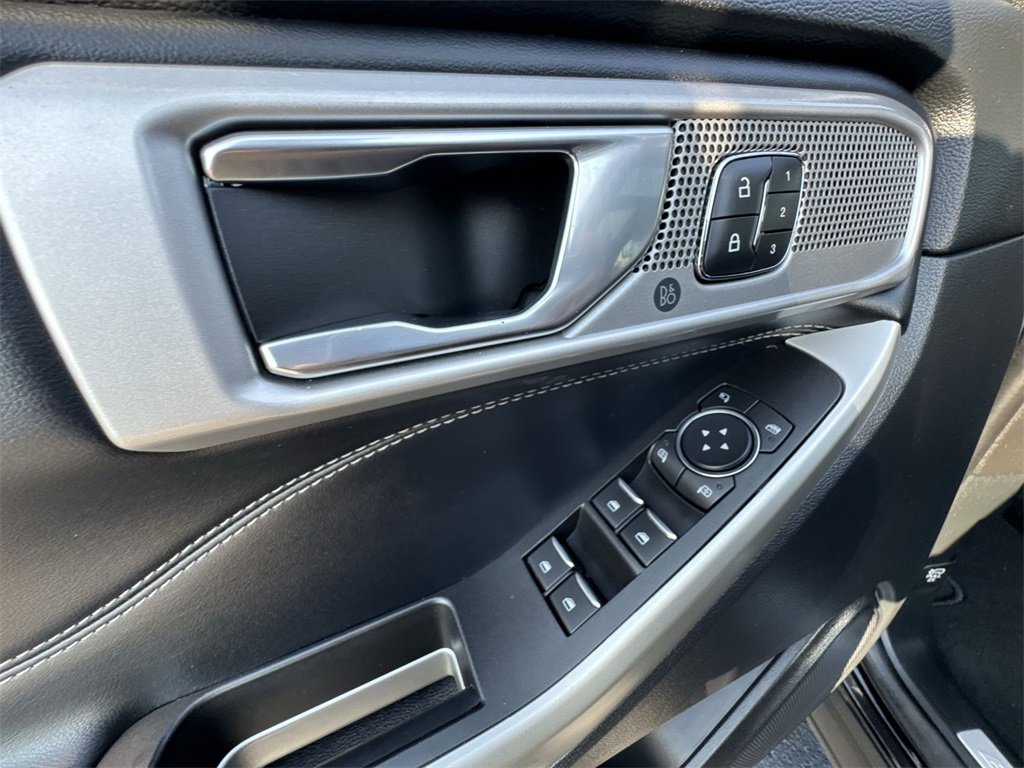 Used 2021 Ford Explorer Limited image 13