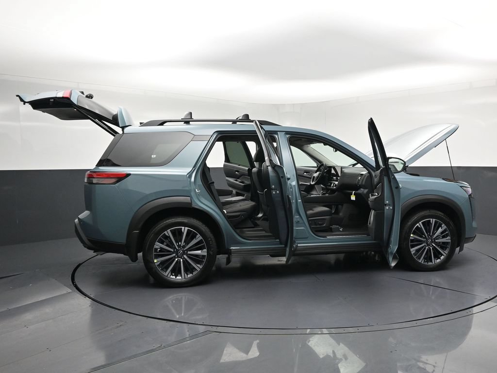 New 2026 Nissan Pathfinder Platinum w/ Accent Package AWD/4WD image 36