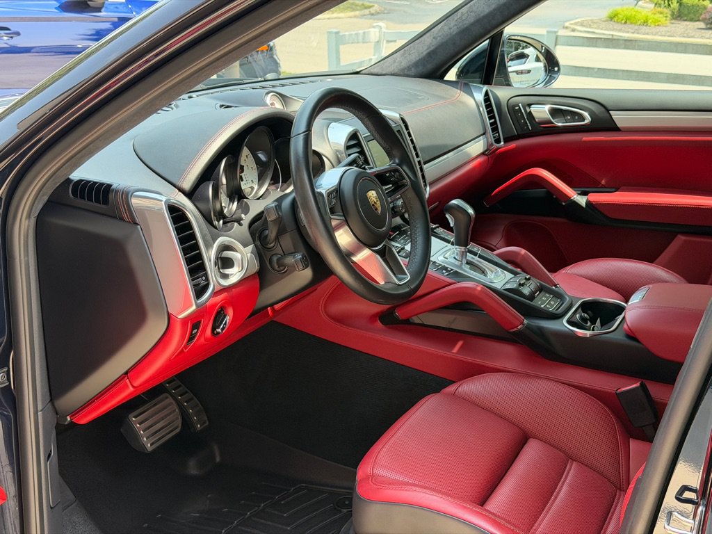 Used 2016 Porsche Cayenne GTS AWD/4WD image 19