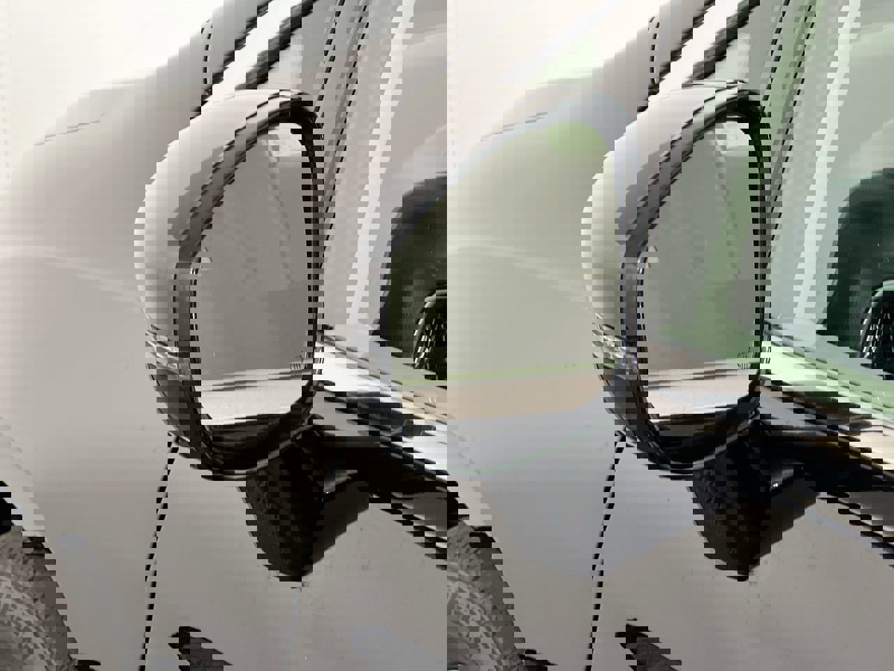 Used 2024 Chrysler Pacifica Touring-L image 10