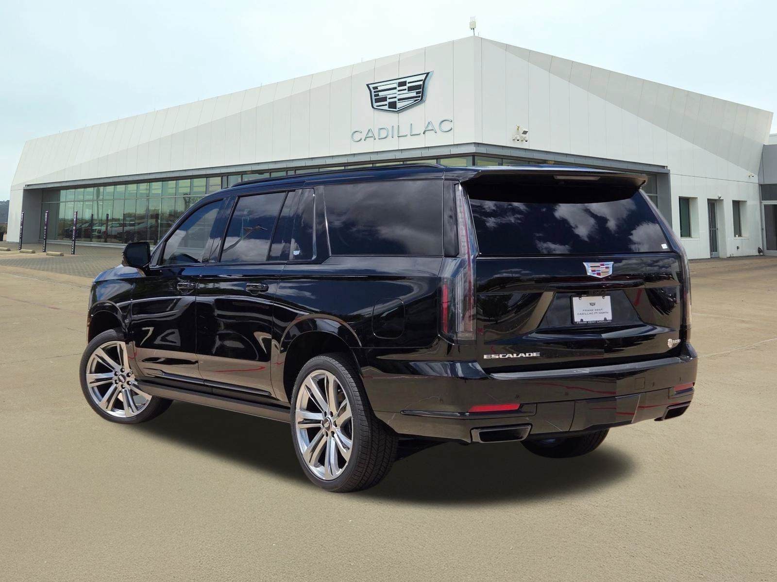 New 2026 Cadillac Escalade ESV Platinum Sport w/ LPO, Floor Liner Package AWD/4WD image 4
