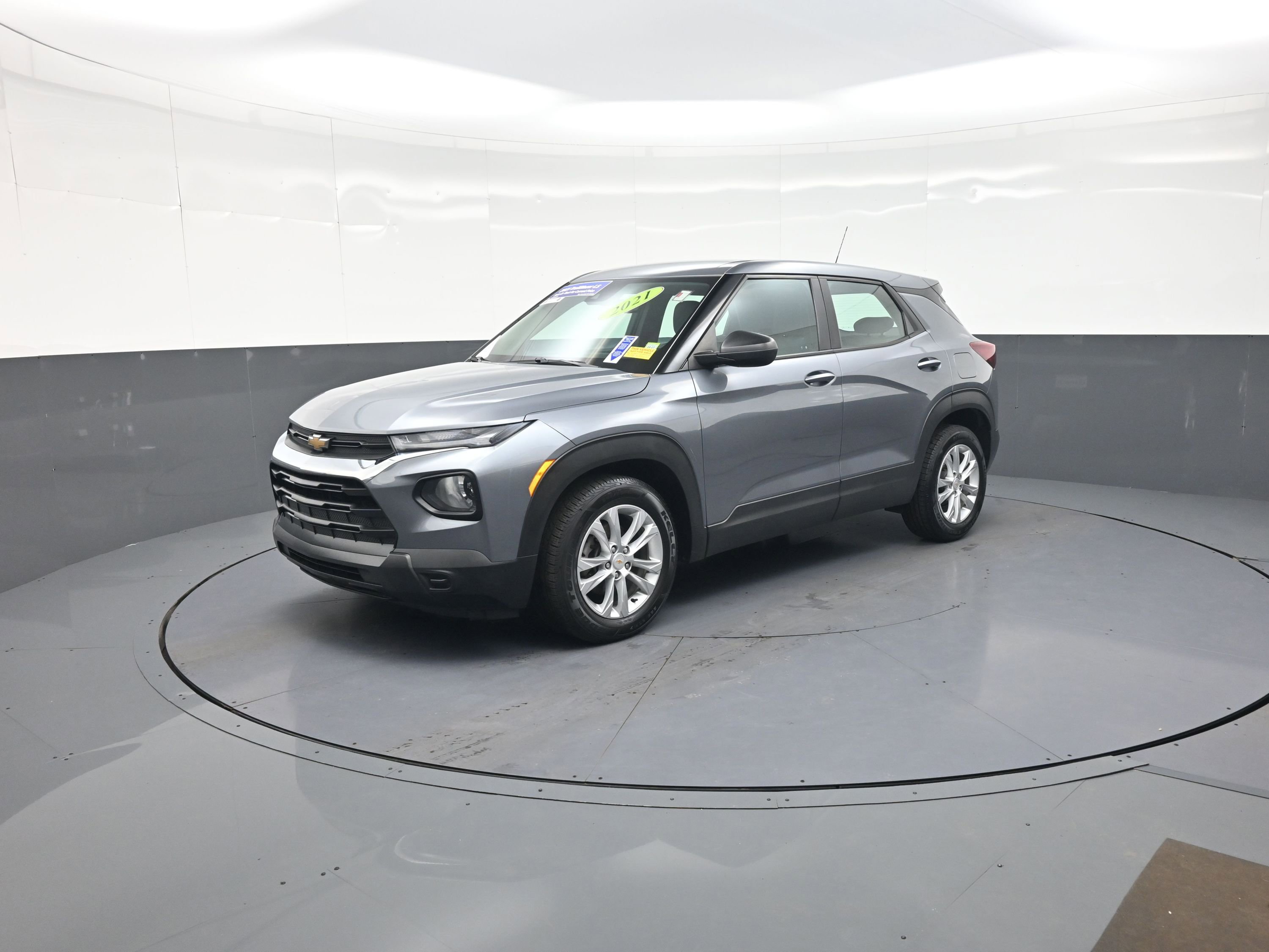 Used 2021 Chevrolet TrailBlazer LS FWD image 3