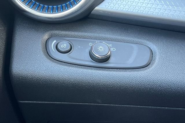 Used 2025 Chevrolet Trax LT w/ LT Convenience Package image 34