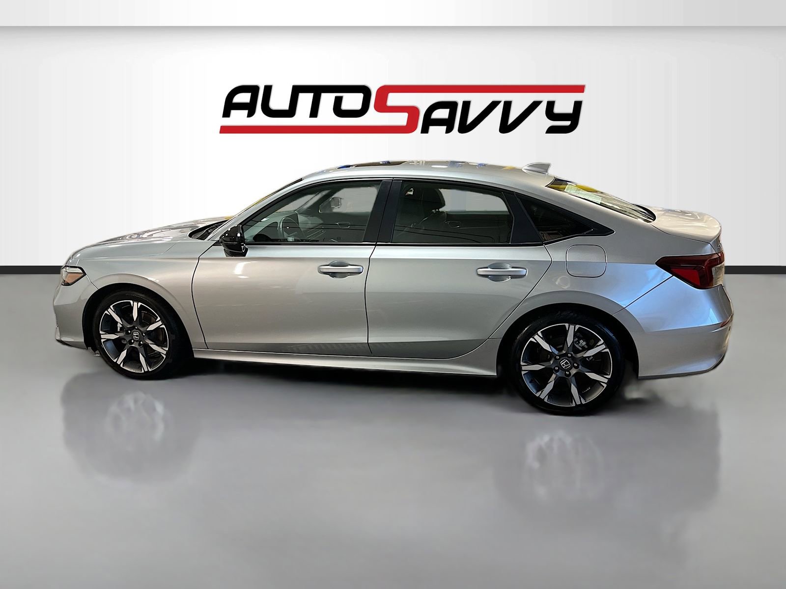 Used 2025 Honda Civic Sport Touring image 4