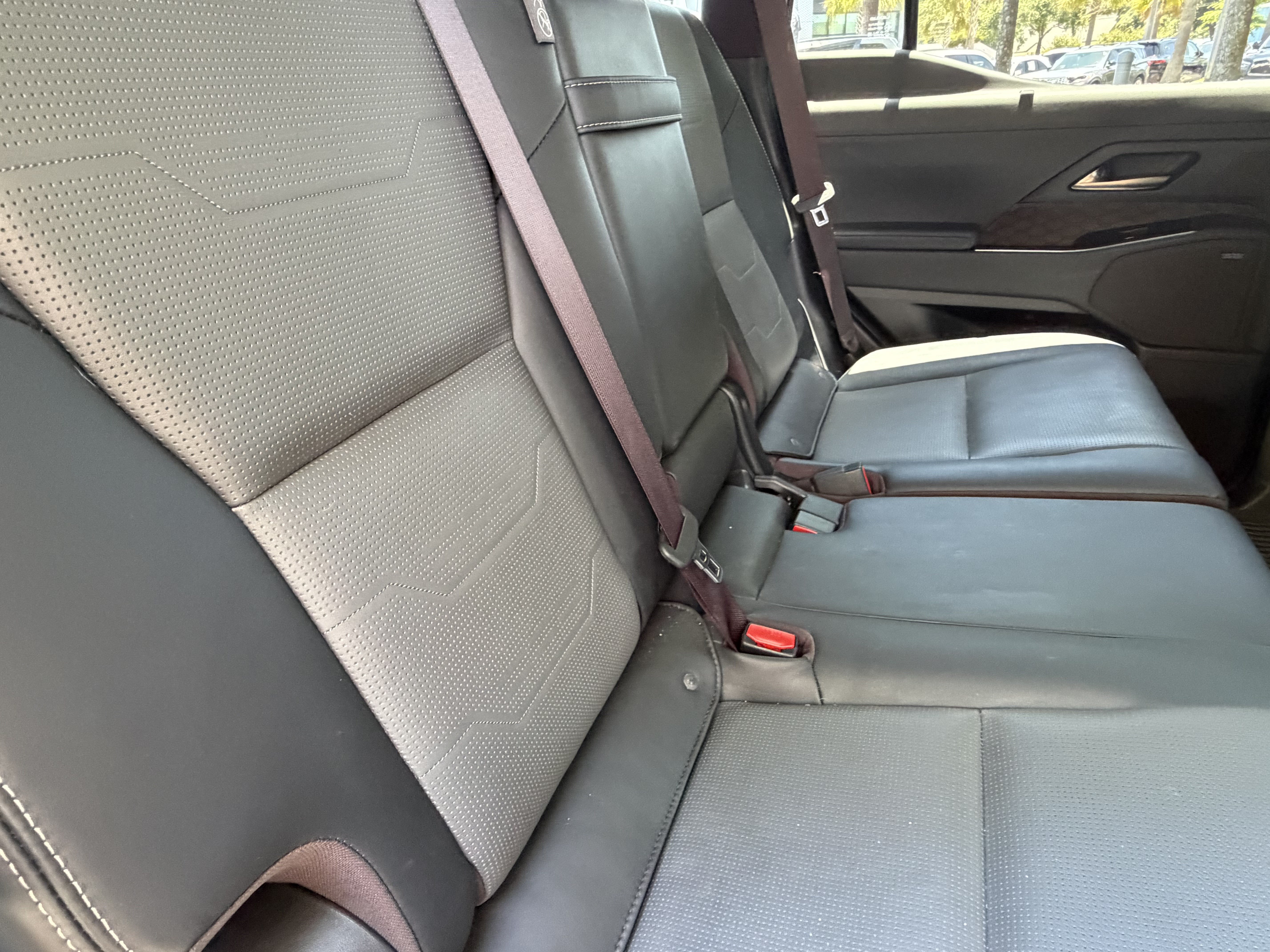 Used 2024 Lexus GX 550 w/ Accessory Package (Z1) AWD/4WD image 41