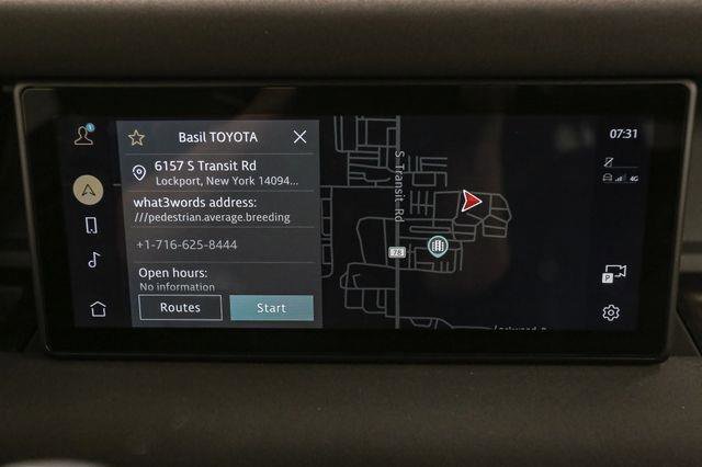 Used 2023 Land Rover Defender 110 X-Dynamic SE image 32