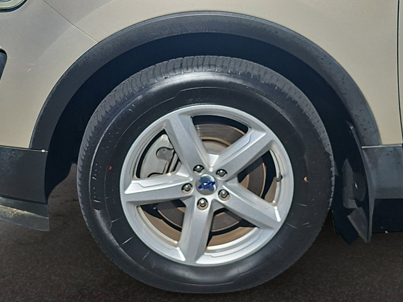 Used 2017 Ford Explorer XLT AWD/4WD image 38