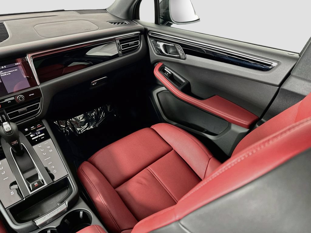 New 2026 Porsche Macan AWD/4WD image 26