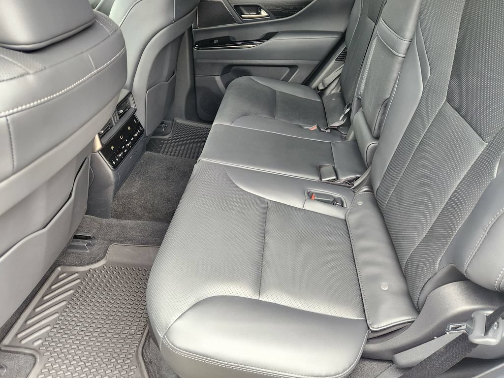 Used 2026 Lexus LX 700h Luxury w/ Appearance Package AWD/4WD image 31