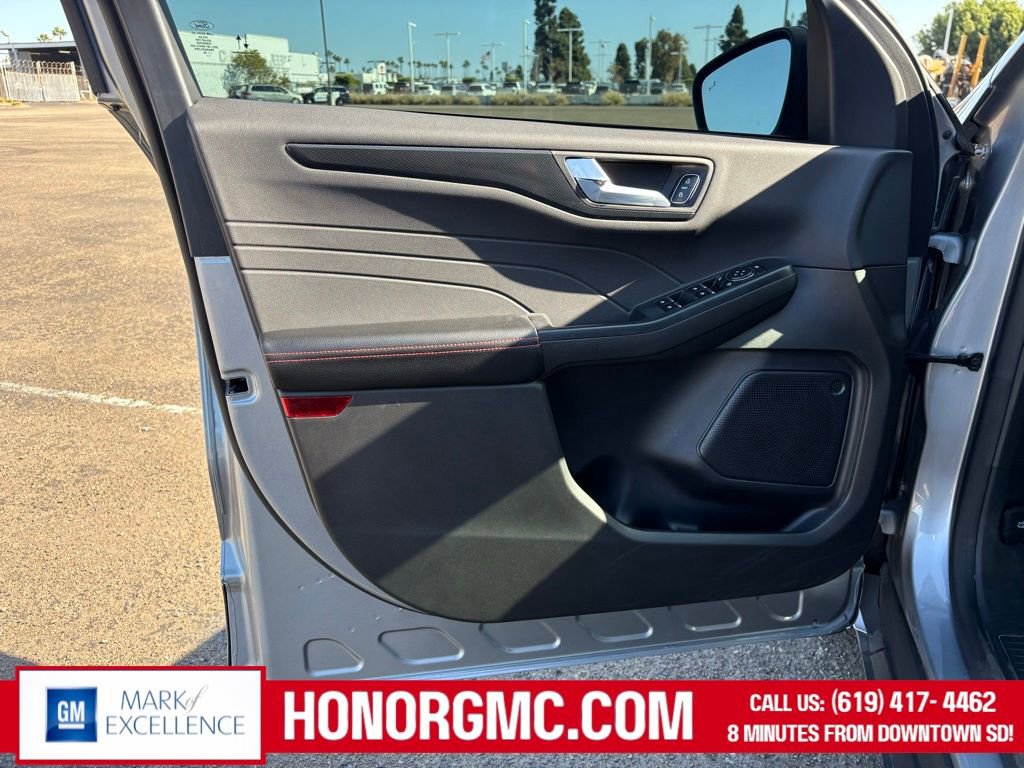 Used 2024 Ford Escape ST-Line image 14