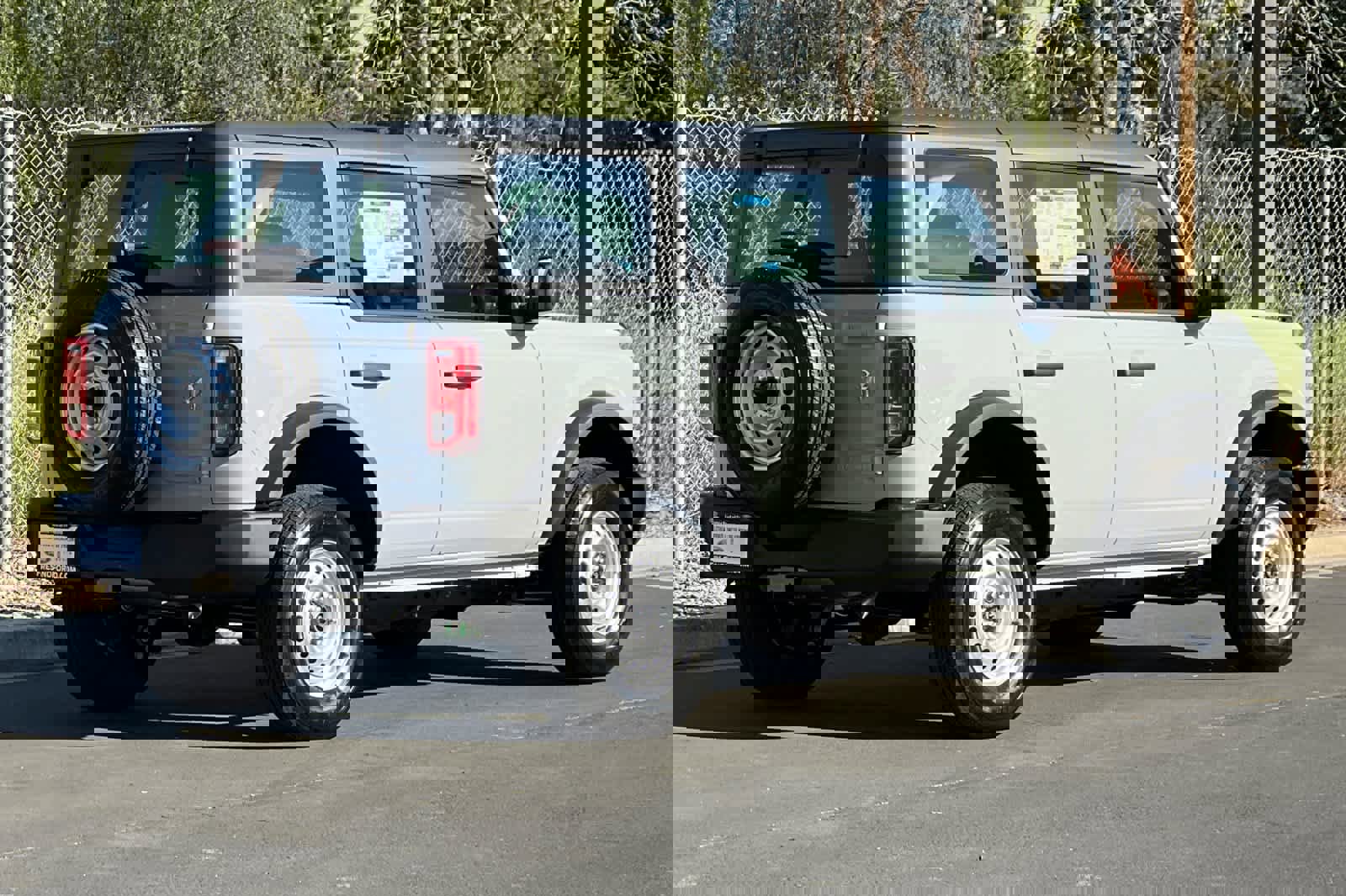 New 2026 Ford Bronco 4-Door image 2