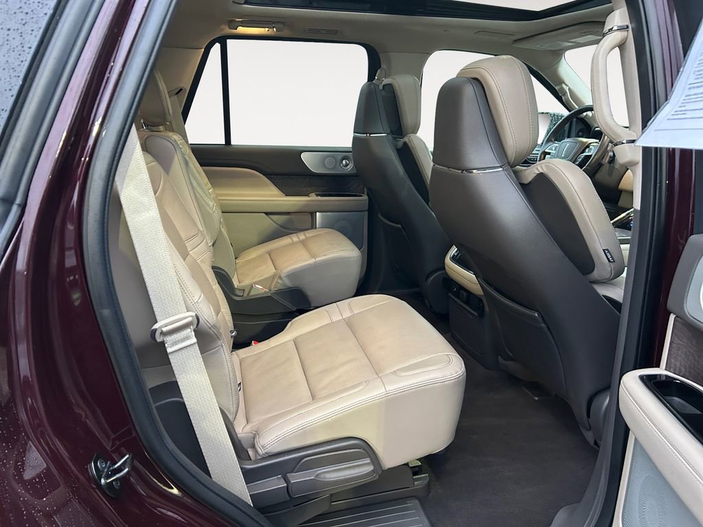 Used 2023 Lincoln Navigator Reserve image 11