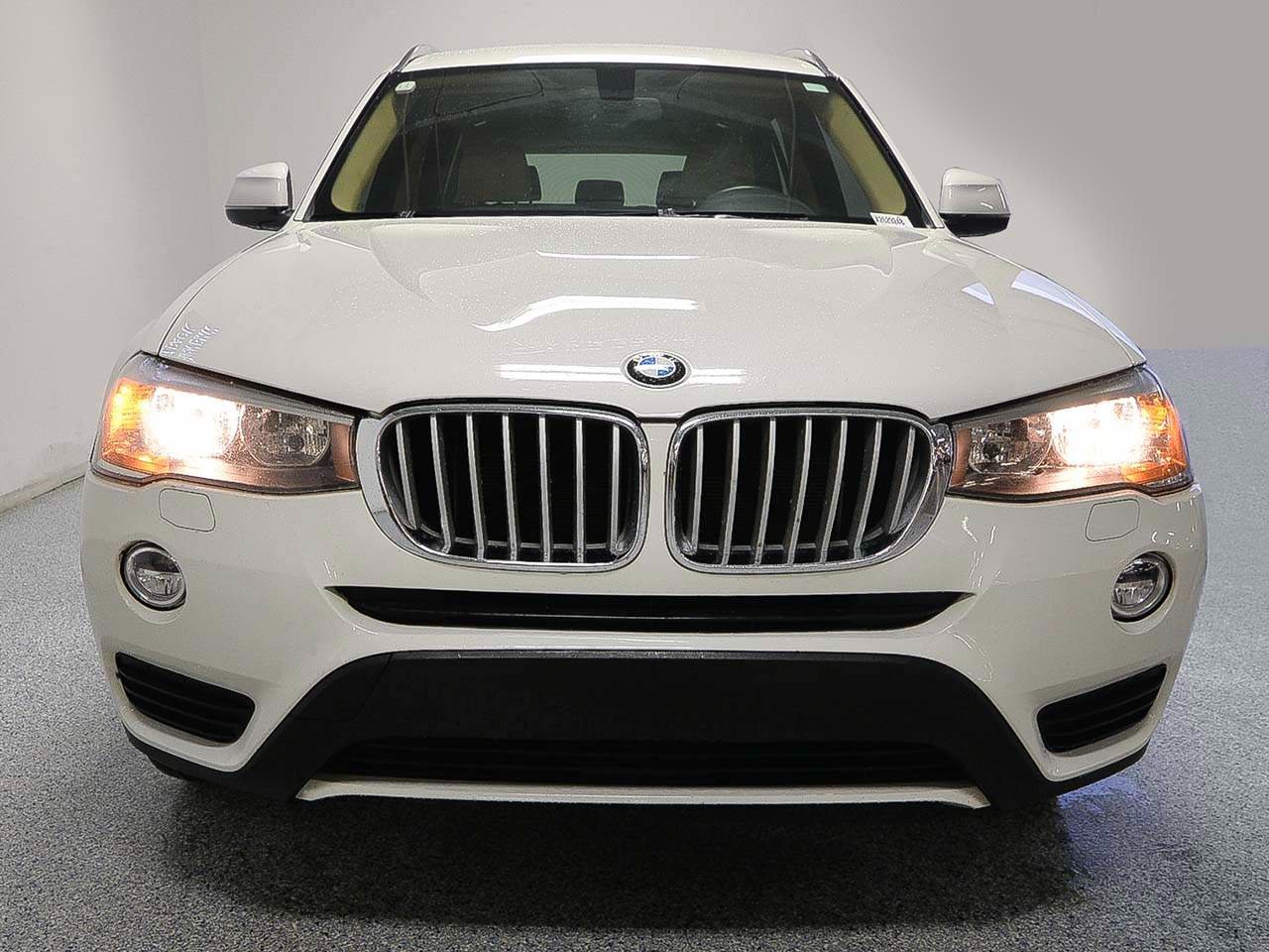 Used 2017 BMW X3 sDrive28i RWD image 3