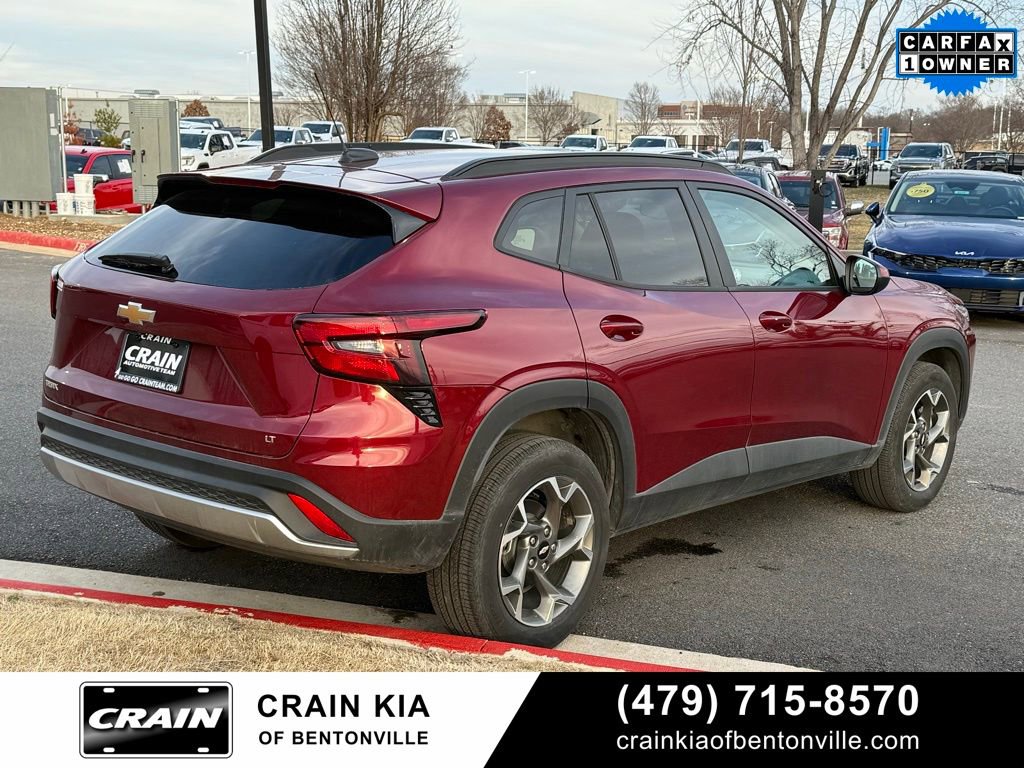 Used 2025 Chevrolet Trax LT w/ LT Convenience Package image 8