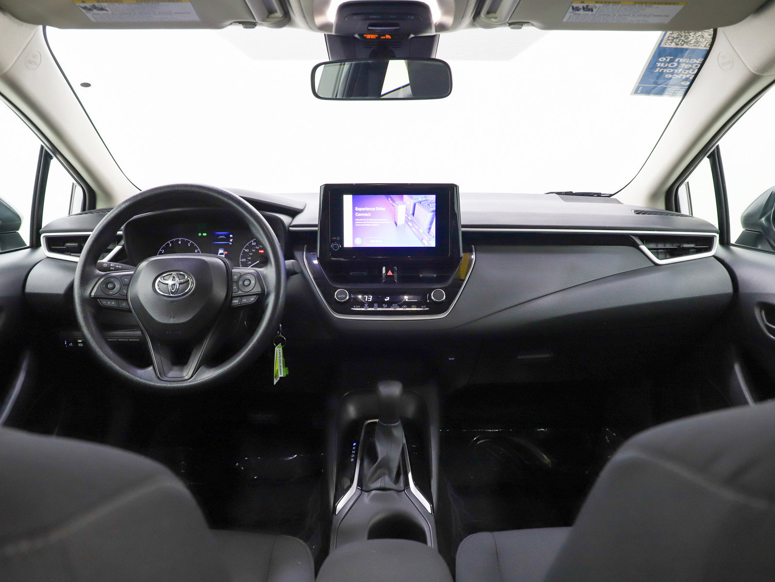 Used 2025 Toyota Corolla LE FWD image 13