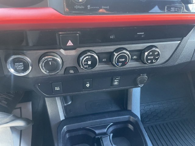 Used 2016 Toyota Tacoma TRD Sport image 14