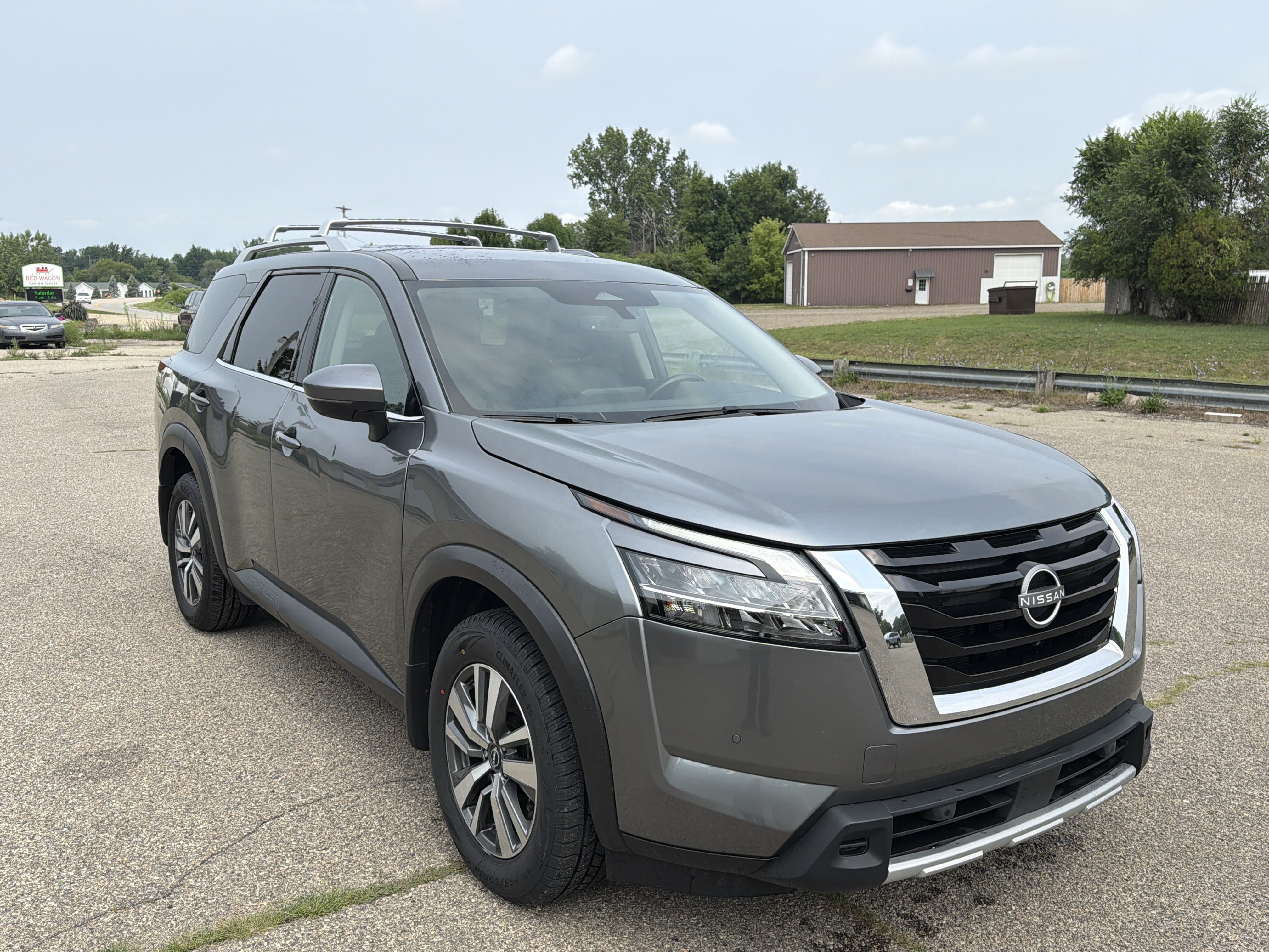 Used 2024 Nissan Pathfinder SL