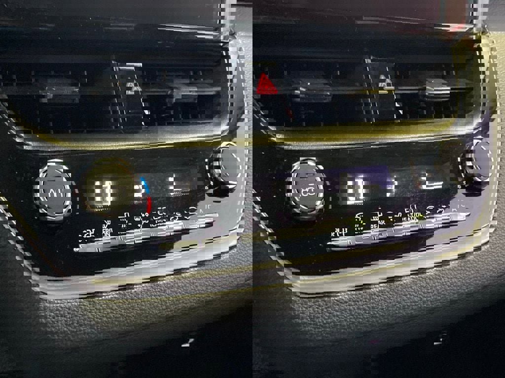 Used 2023 Toyota Corolla LE image 21