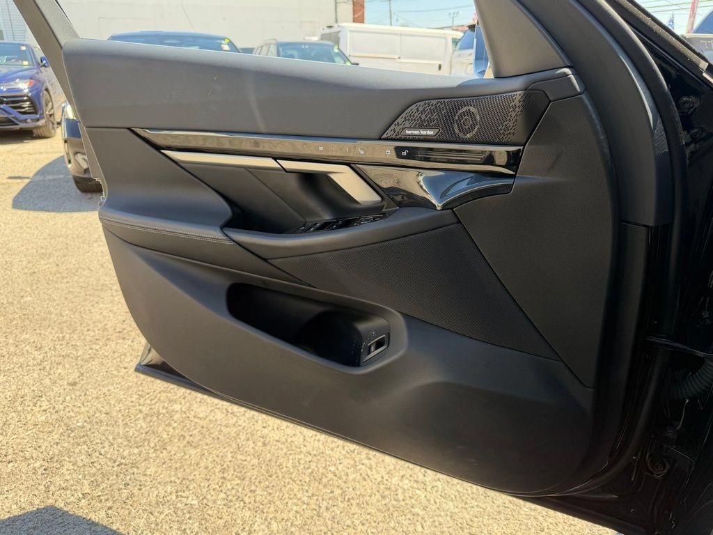 Used 2026 BMW 530i RWD image 25