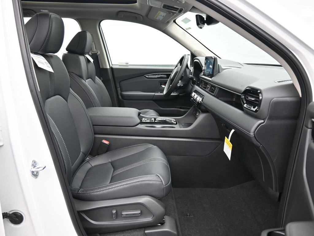 New 2025 Honda Pilot Touring image 28