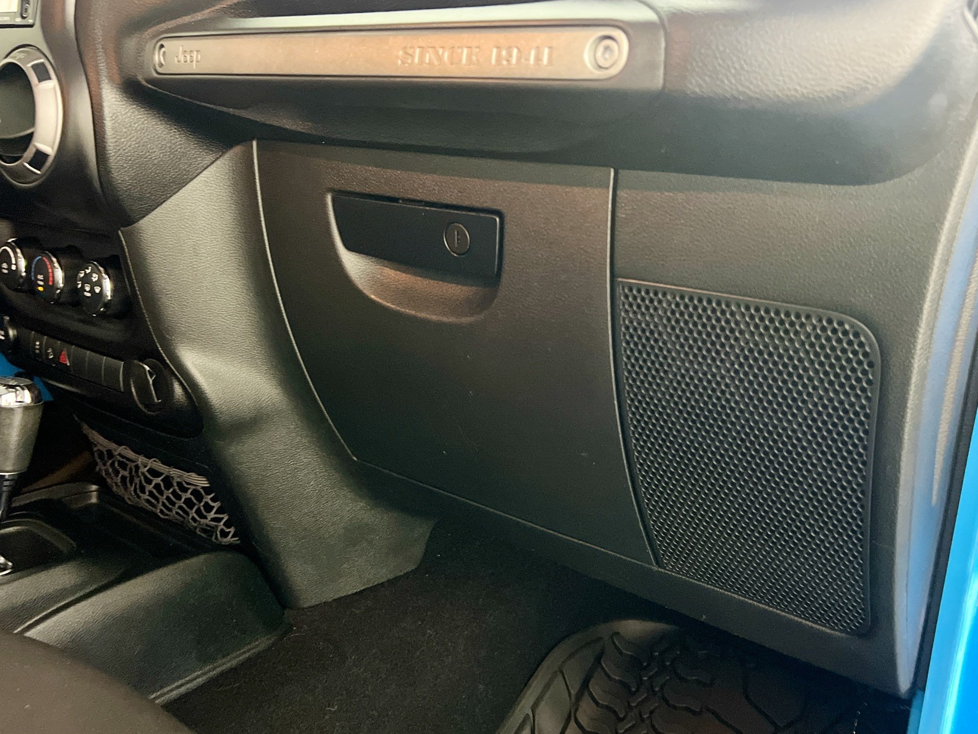 Used 2017 Jeep Wrangler Unlimited Sport w/ Connectivity Group AWD/4WD image 34