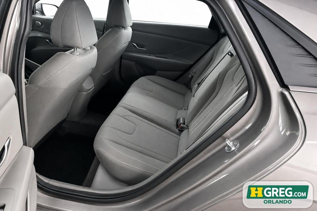 Used 2021 Hyundai Elantra SEL w/ Convenience + Premium Package FWD image 16