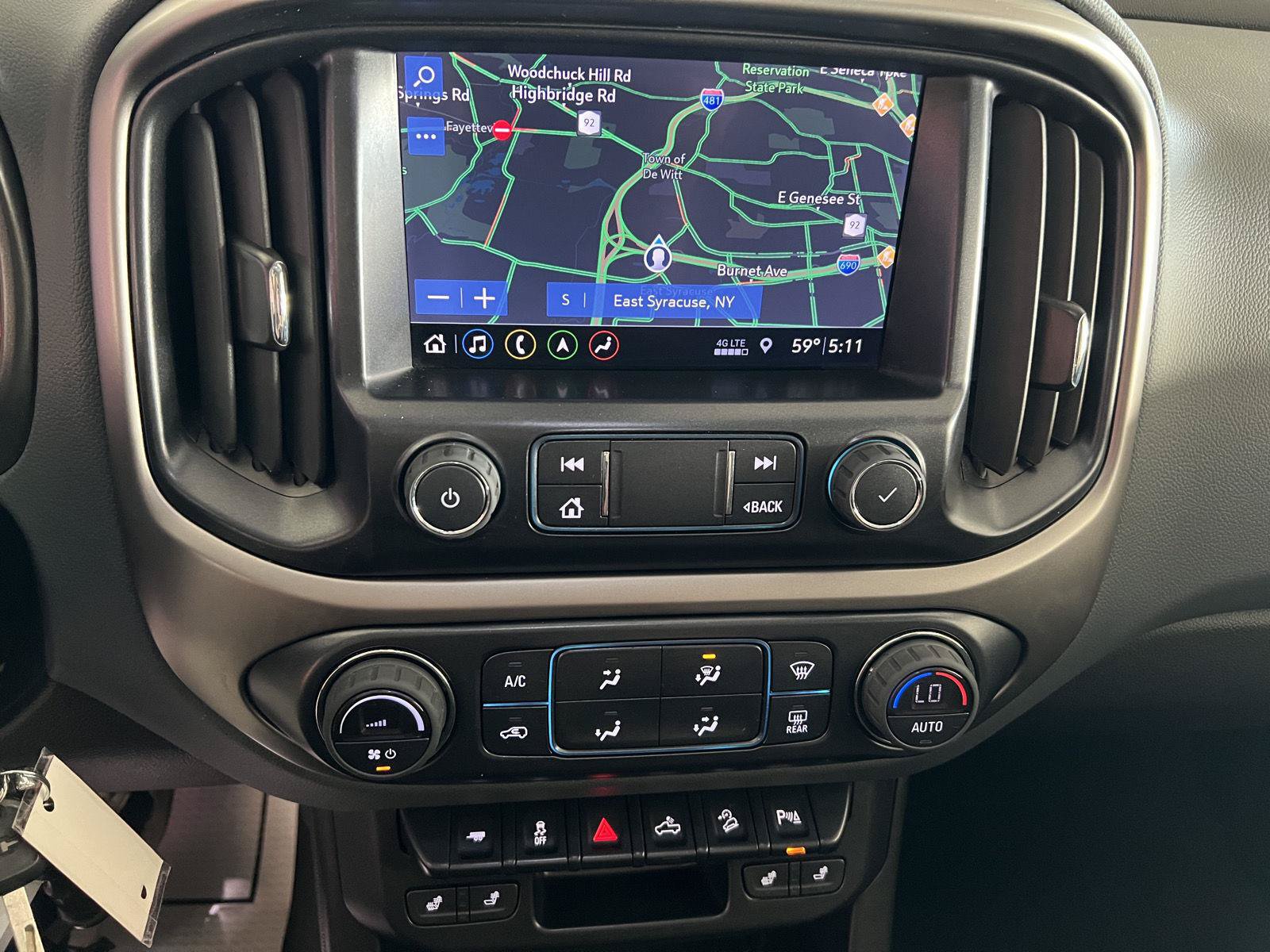 Used 2022 Chevrolet Colorado Z71 AWD/4WD image 37